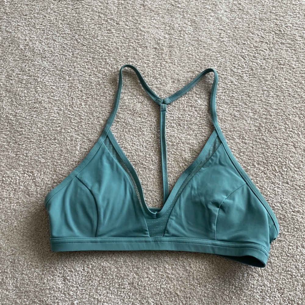 Lululemon sports bra - Picture 3 of 7